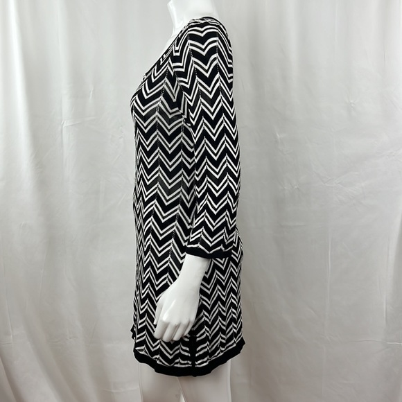 White/Black sweater size L - Picture 4 of 7